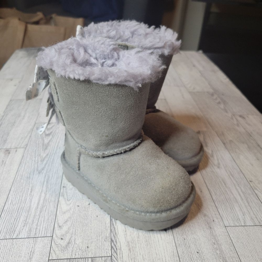 Toddler 6 UGG Girls' Mini Bailey Bow II Shimmer Boots (Infant)